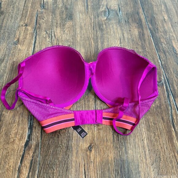 Victoria's Secret Very Sexy Push Up lacy bra - Picture 3 of 3